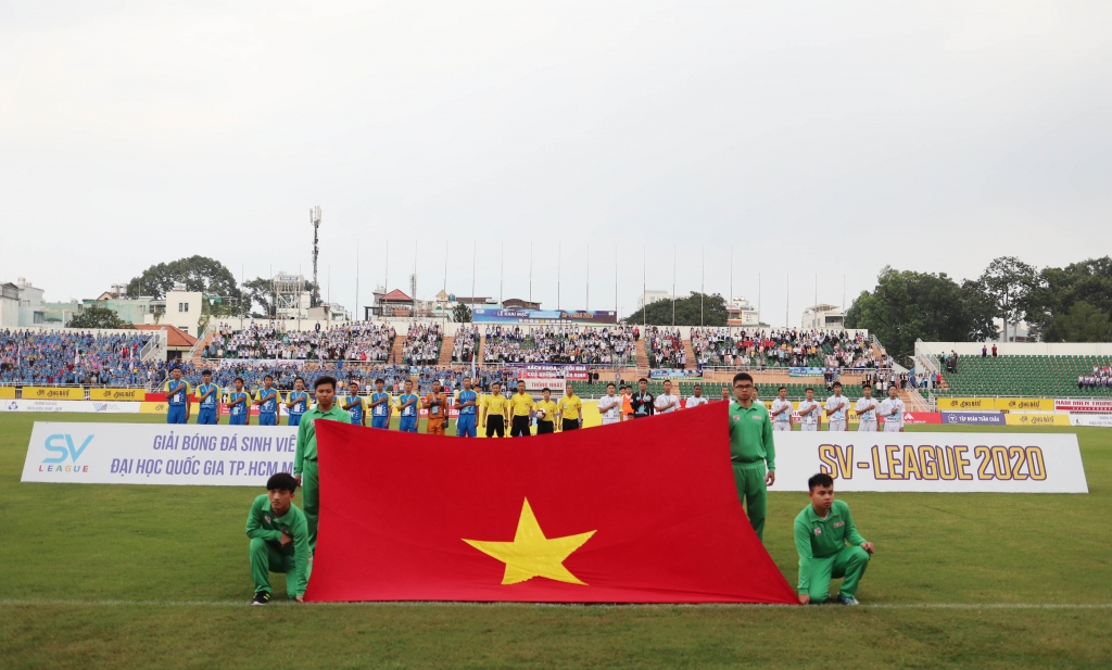 Nghi thức chào cờ trong ngày khai mạc giải SV-leage 2020