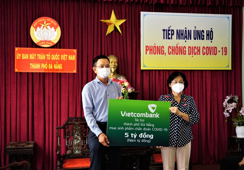 Vietcombank Đà Nẵng chung tay cùng người dân Đà Nẵng 