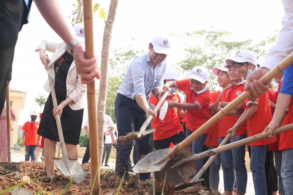 Lễ phát động Toyota chung tay xanh hóa học đường năm 2020