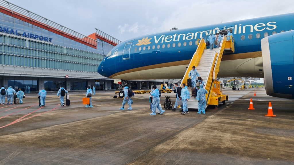 Chuyến bay đón khách tại Sân bay Vân Đồn