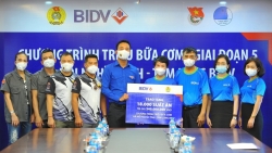 BIDV trao 18.000 suất cơm tặng người nghèo khó tại Hà Nội