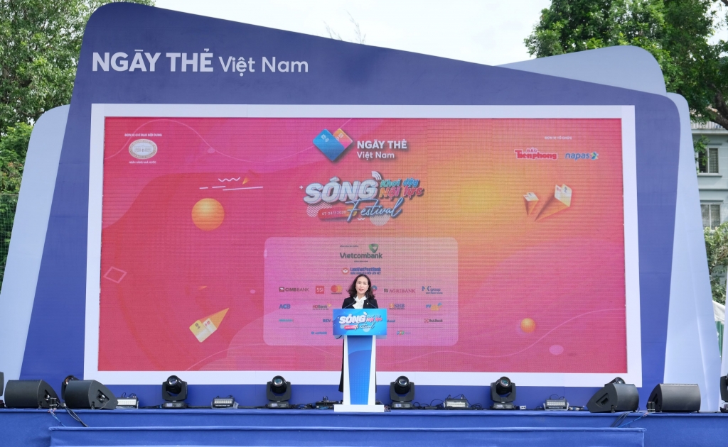 Bà Nguyễn Thị Kim Oanh – Phó Tổng Giám đốc Vietcombank phát biểu tại chương trình