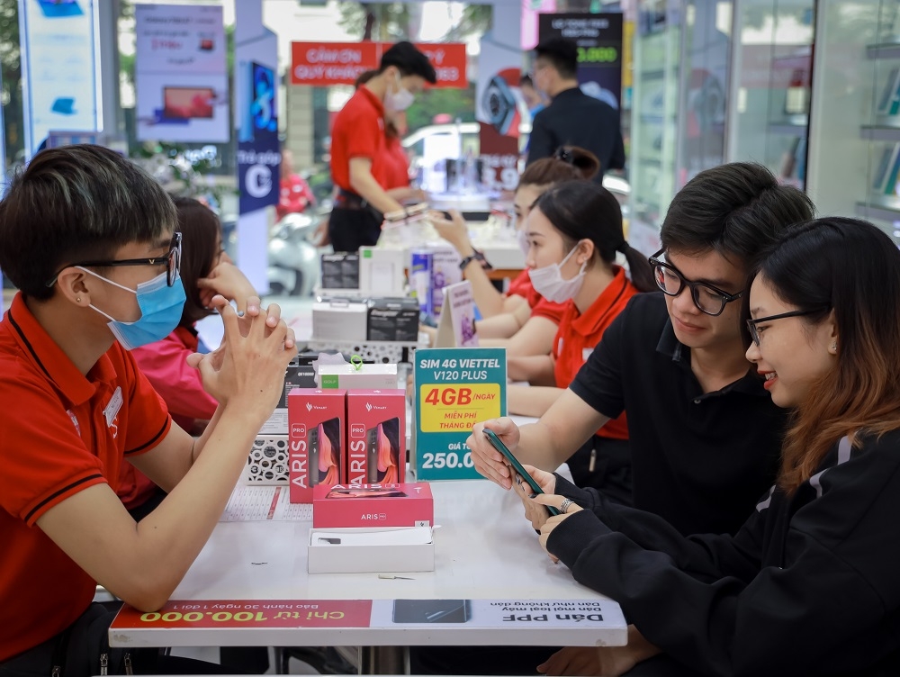 Smartphone giá 600 ngàn đồng: “Vũ khí” đặc biệt trong chiến lược chuyển đổi số quốc gia