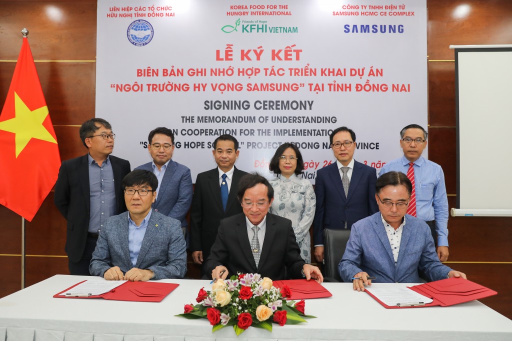Lễ ký kết biên bản ghi nhớ Ngôi trường Hy vọng Samsung tại Đồng Nai tháng 3,2021
