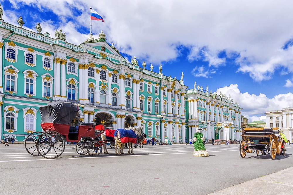 Cung điện mùa đông là điểm tham quan nổi tiếng tại Nga