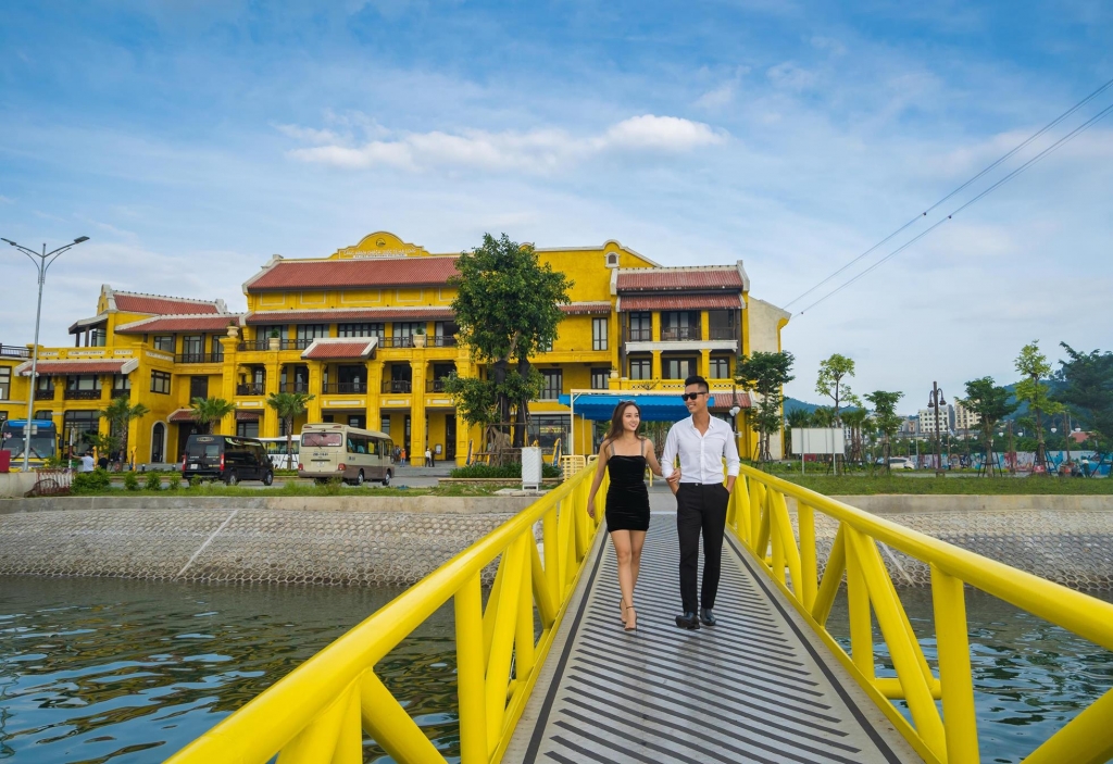 Lộng lẫy như Cảng tàu khách hàng đầu Châu Á tại Hạ Long