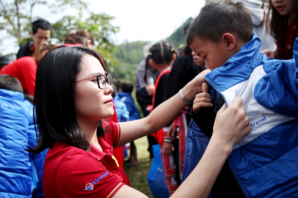 Trẻ em Nà Bó, Hà Giang hạnh phúc trong lễ khánh thành điểm trường mới