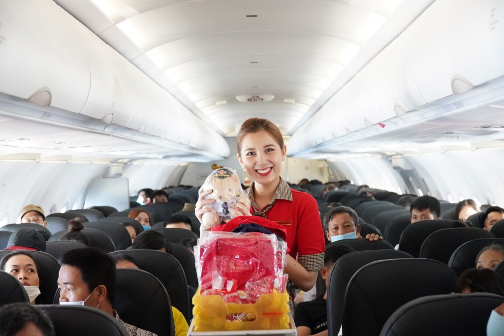 Bay “chất” cùng Vietjet – Vui lễ hội, trúng xe hơi, chào năm mới