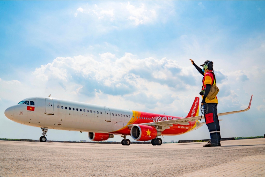 Bay “chất” cùng Vietjet – Vui lễ hội, trúng xe hơi, chào năm mới