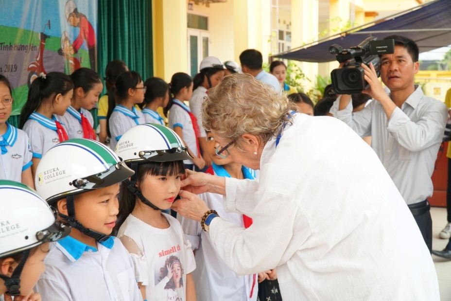 Dự án Free Helmet đã tặng được hơn 3000 mũ bảo hiểm cho trẻ em