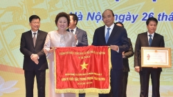 SeABank vinh dự đón nhận cờ thi đua của Chính phủ