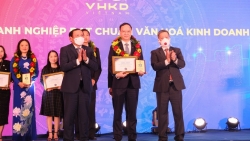 Vinh danh Vietcombank trong Top 10 doanh nghiệp đạt chuẩn văn hóa kinh doanh