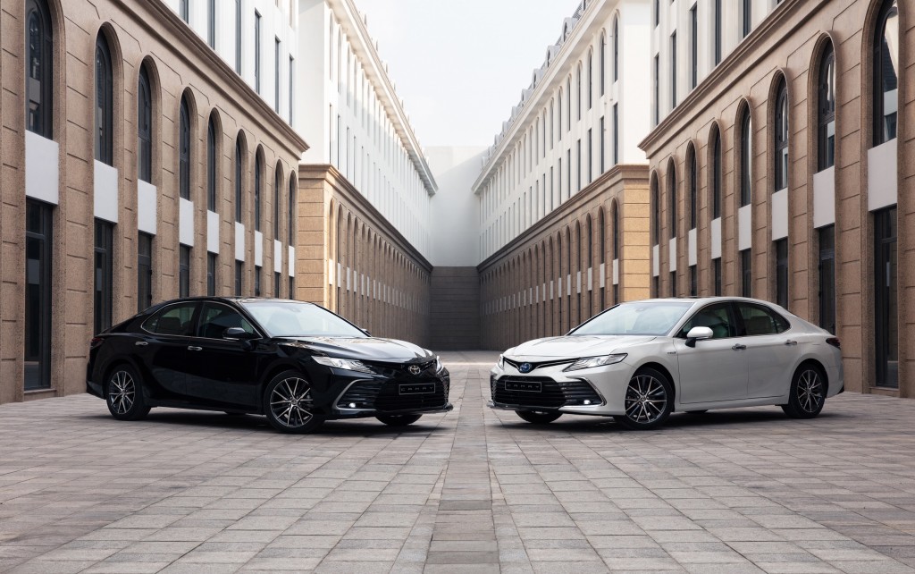 Ra mắt Toyota Camry hoàn toàn mới