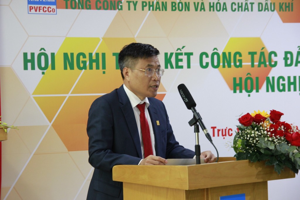 Đồng chí Hoàng Trọng Dũng - Bí thư Đảng ủy, Chủ tịch HĐQT PVFCCo phát biểu tại Hội nghị