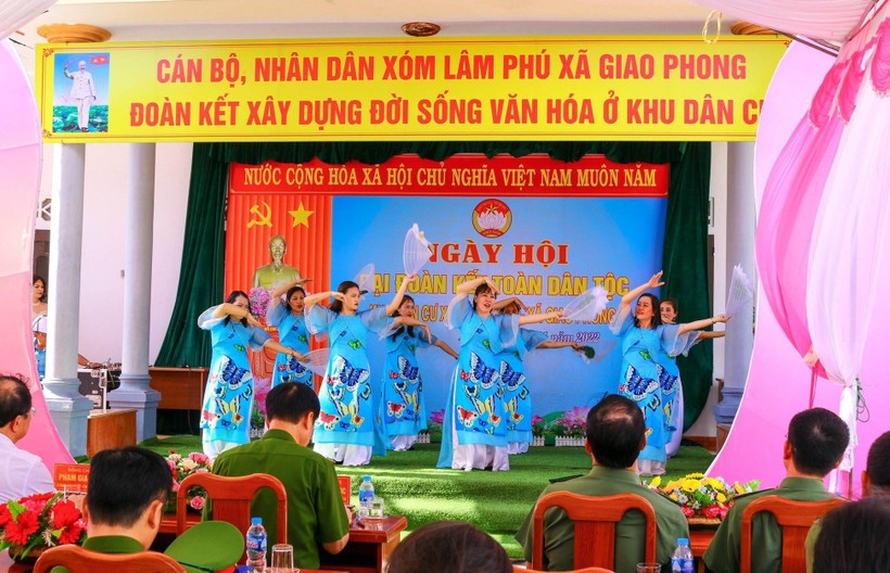 Giao Phong: Xã đầu tiên được công nhận đạt chuẩn nông thôn mới kiểu mẫu ảnh 3