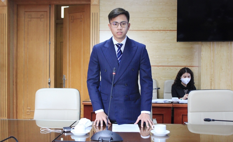 Ông Trương Vĩnh Giang, Giám đốc Công ty CP VGH phát biểu tại buổi tiếp nhận