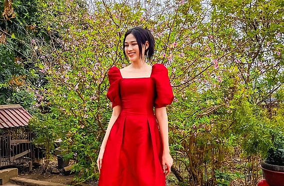 Những hình ảnh đầu tiên trong năm mới của Hoa hậu Đỗ Thị Hà và hai á hậu