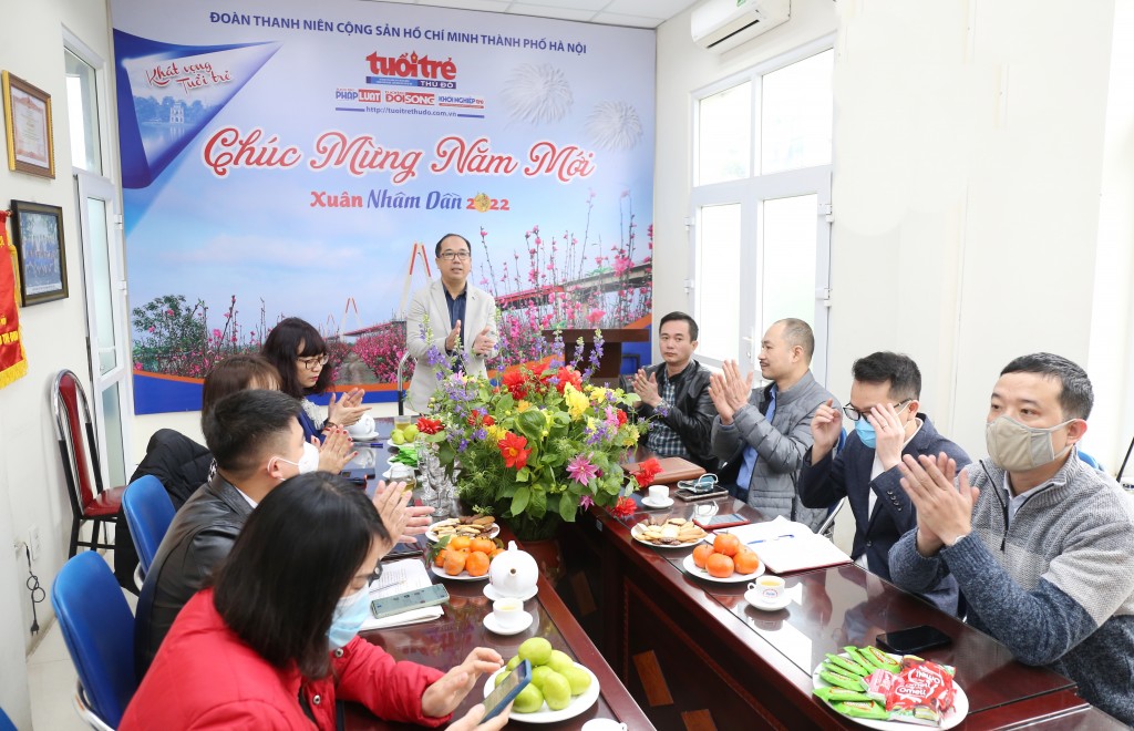 Lãnh đạo Thành đoàn Hà Nội chúc xuân Nhâm Dần 2022 báo Tuổi trẻ Thủ đô