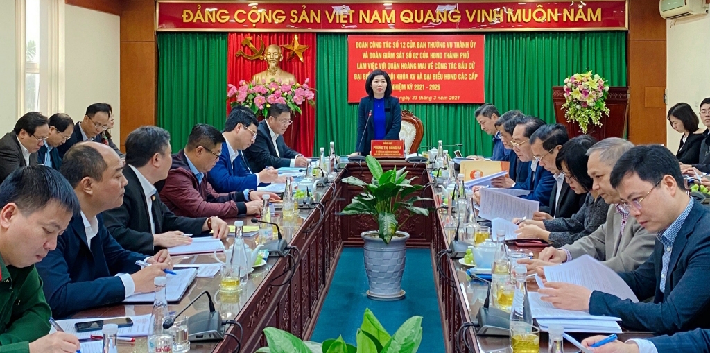 Phó Chủ tịch HĐND thành phố Hà Nội Phùng Thị Hồng Hà phát biểu tại buổi làm việc