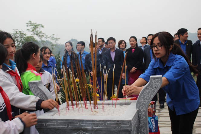 Xúc động lễ khánh thành bia di tích Trung ương Đoàn  - ảnh 17