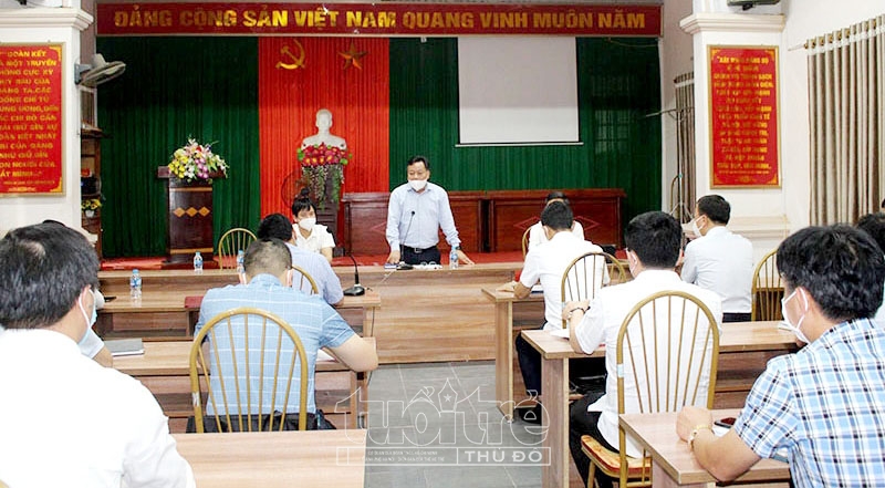 Phó Bí thư Thành ủy Nguyễn Văn Phong và Đoàn kiểm tra làm việc với lãnh đạo xã Hiệp Thuận và huyện Phúc Thọ