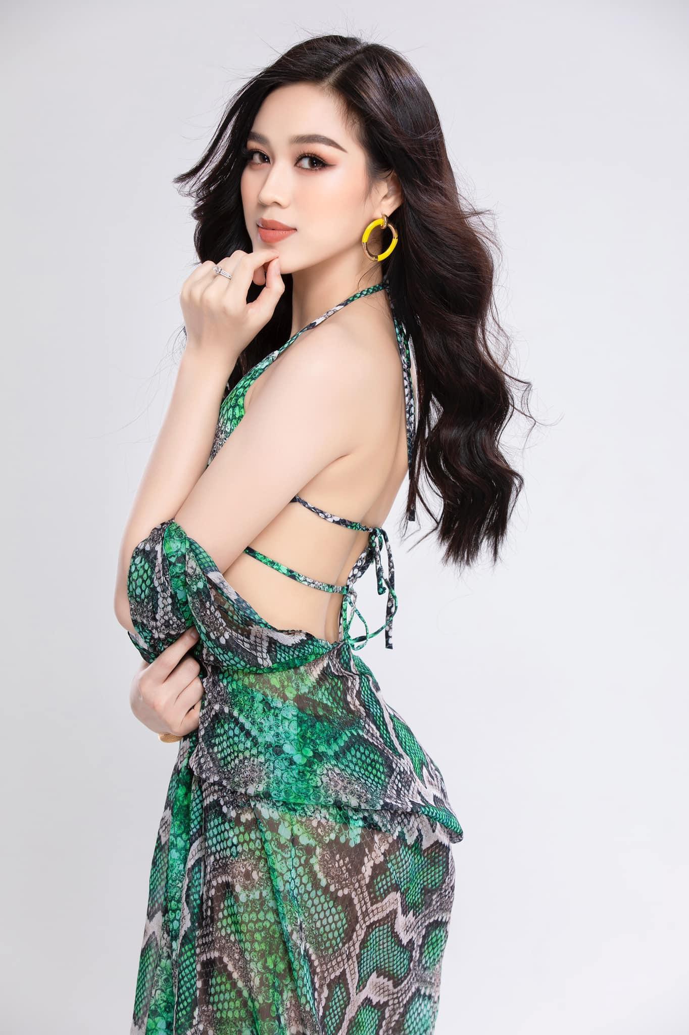 Hoa hậu Đỗ Thị Hà lần đầu tung ảnh bikini sau 6 tháng đăng quang ảnh 3