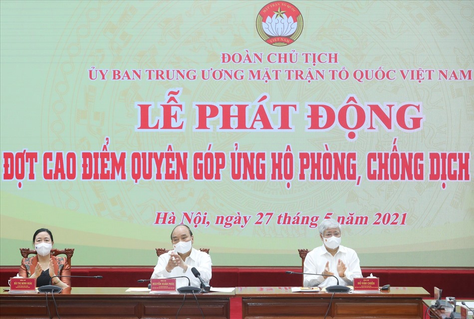 Chủ tịch nước Nguyễn Xuân Phúc; Trưởng Ban dân vận Trung ương Bùi Thị Minh Hoài; Chủ tịch Uỷ ban Trung ương MTTQ Việt Nam Đỗ Văn Chiến tham dự lễ phát động.