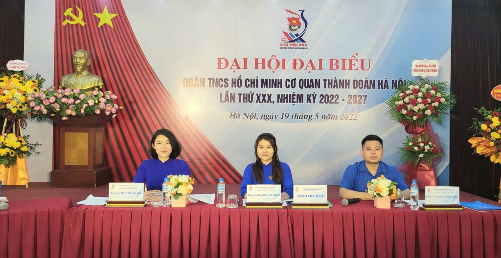 Đoàn chủ tịch Đại hội