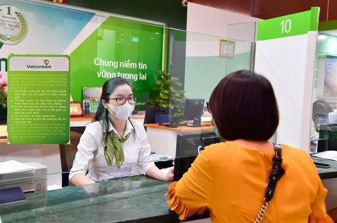 Vietcombank là ngân hàng đầu tiên công bố mức giảm lãi suất hỗ trợ khách hàng bị ảnh hưởng bởi đợt dịch Covid-19 thứ 4.