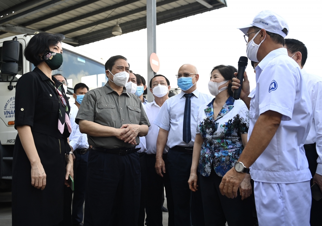 Thủ tướng Phạm Minh Chính và đoàn công tác Chính phủ tham quan Nhà máy Sữa Việt Nam, Khu công nghiệp Mỹ Phước