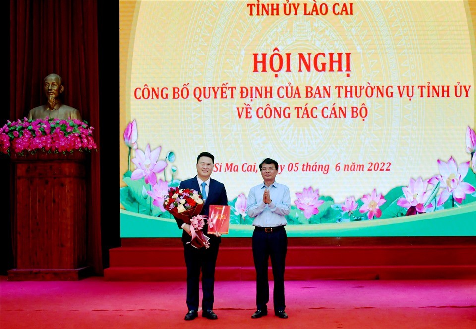 Ông Hà Đức Minh giữ chức Bí thư Huyện ủy huyện Si Ma Cai.