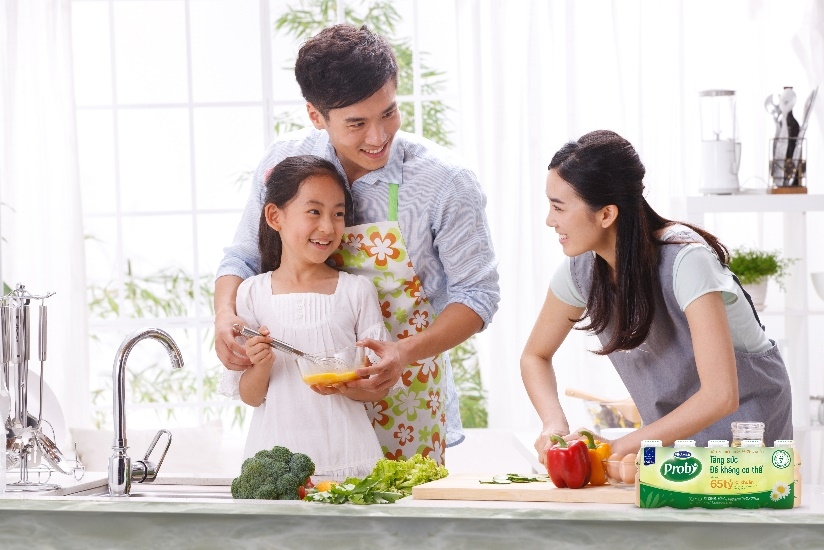 Sữa chua uống Vinamilk Probi bổ sung hàng tỷ lợi khuẩn L.Casei 431TM từ Châu Âu, giúp tăng đề kháng và hỗ trợ hệ miễn dich.