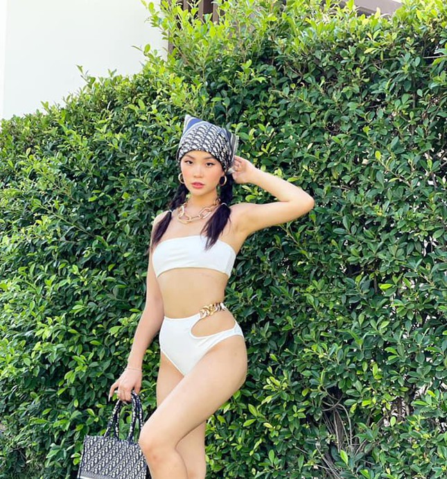 Á hậu Diễm Trang nóng bỏng với bikini, Lương Thuỳ Linh cá tính với phong cách menswear ảnh 1