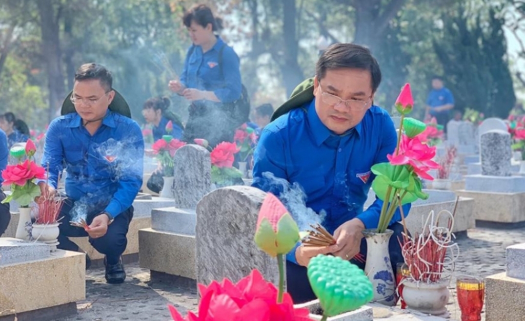 hanh trinh tri an cau chuyen hoa binh