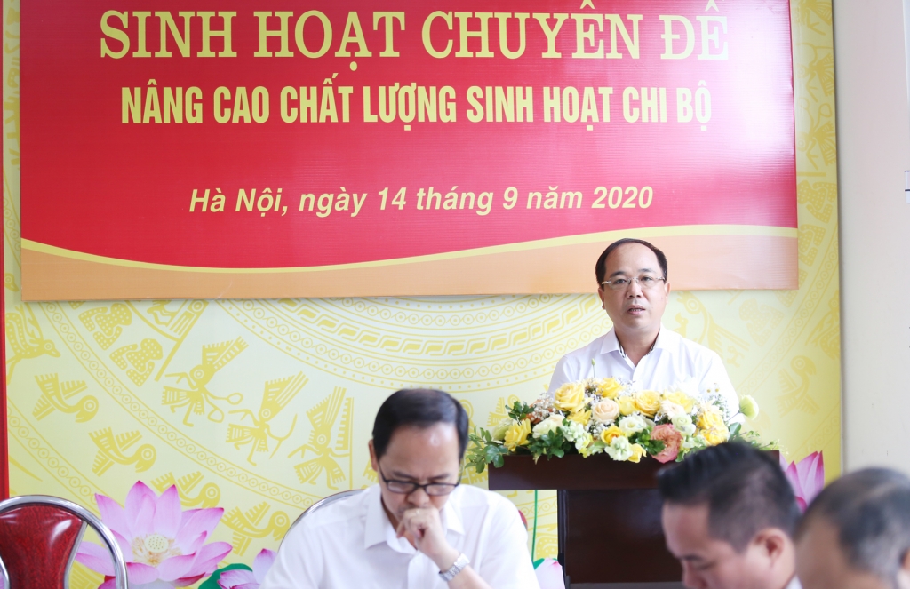 Đồng chí Nguyễn Mạnh Hưng, Bí thư Chi bộ, Tổng Biên tập Báo Tuổi trẻ Thủ đô phát biểu tại chương trình (Ảnh: Vương Đức)