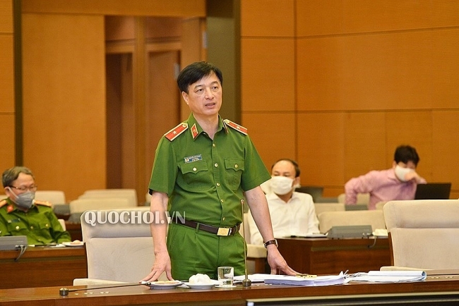 Giấy phép lái xe có 12 điểm/năm, vi phạm bị trừ hết điểm phải sát hạch lại