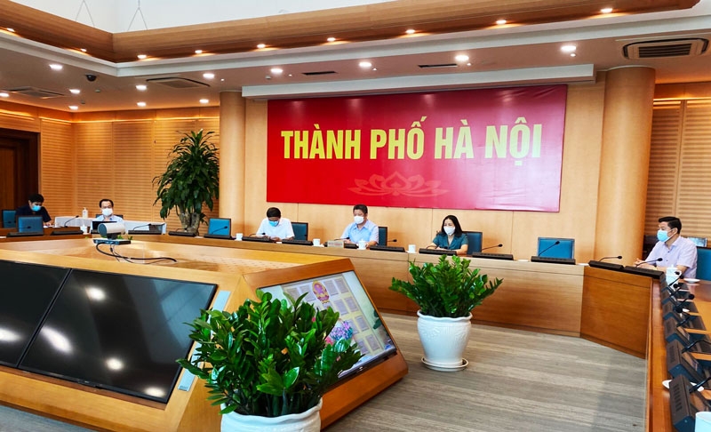 Quang cảnh hội nghị tại điểm cầu UBND thành phố Hà Nội.