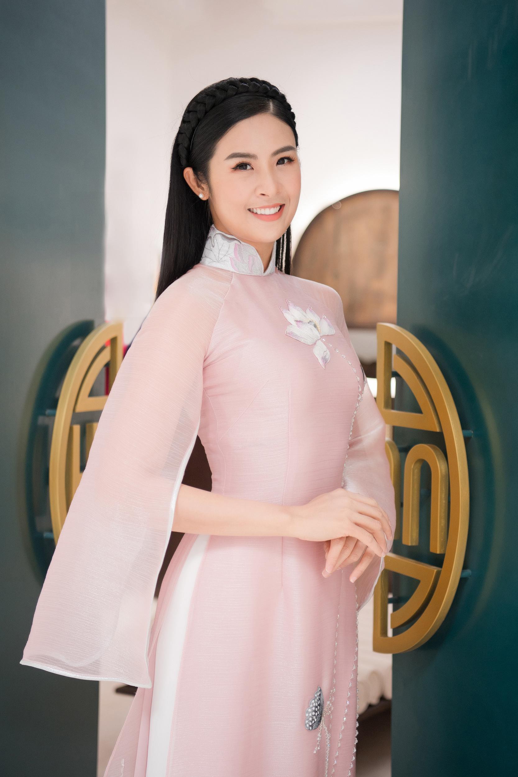 Hoa hậu Đỗ Mỹ Linh, Ngọc Hân, Phương Nga đọ sắc đầy cuốn hút với áo dài nền nã ảnh 4