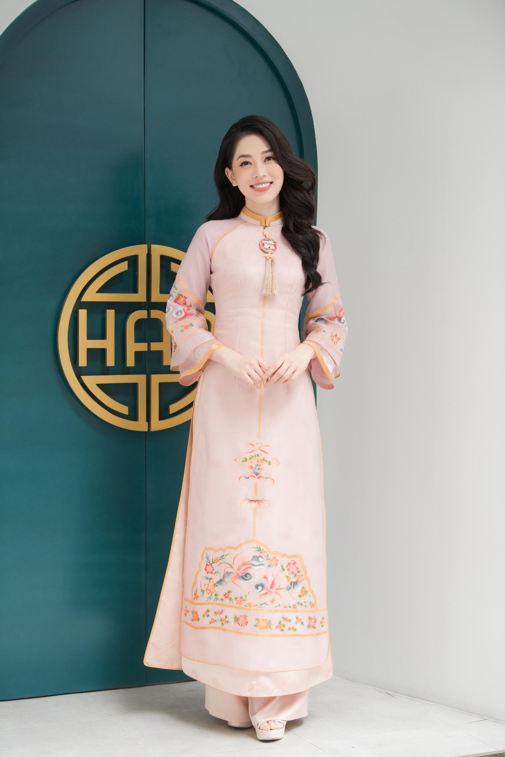 Hoa hậu Đỗ Mỹ Linh, Ngọc Hân, Phương Nga đọ sắc đầy cuốn hút với áo dài nền nã ảnh 7