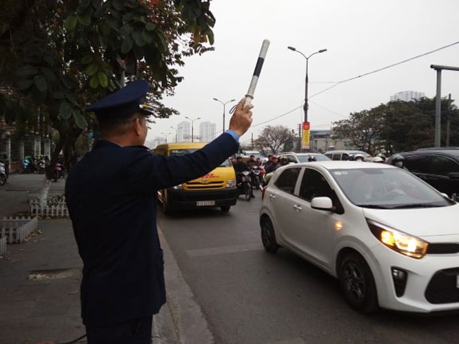 Hà Nội đặt mục tiêu mỗi năm xóa 8-10 điểm ùn tắc giao thông