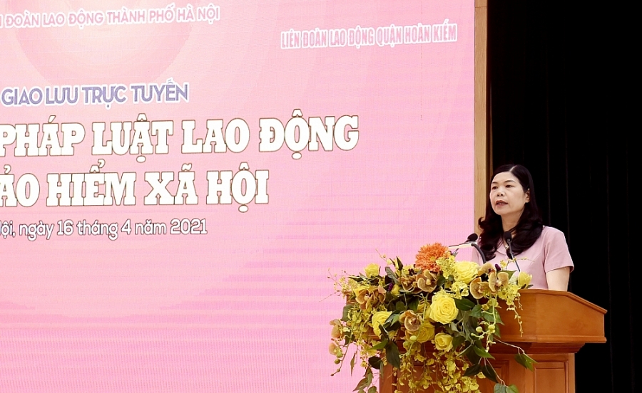 Giải đáp pháp luật và bảo hiểm xã hội cho hơn 300 người lao động quận Hoàn Kiếm