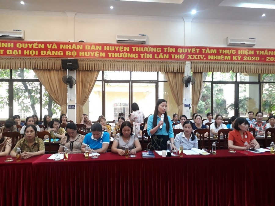 phó chủ tịch Hội LHPN huyện Thanh Oai tham luận