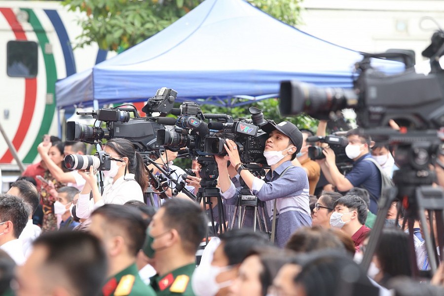 Các phóng viên tác nghiệp trong một sự kiện Ảnh: Thái Nguyên