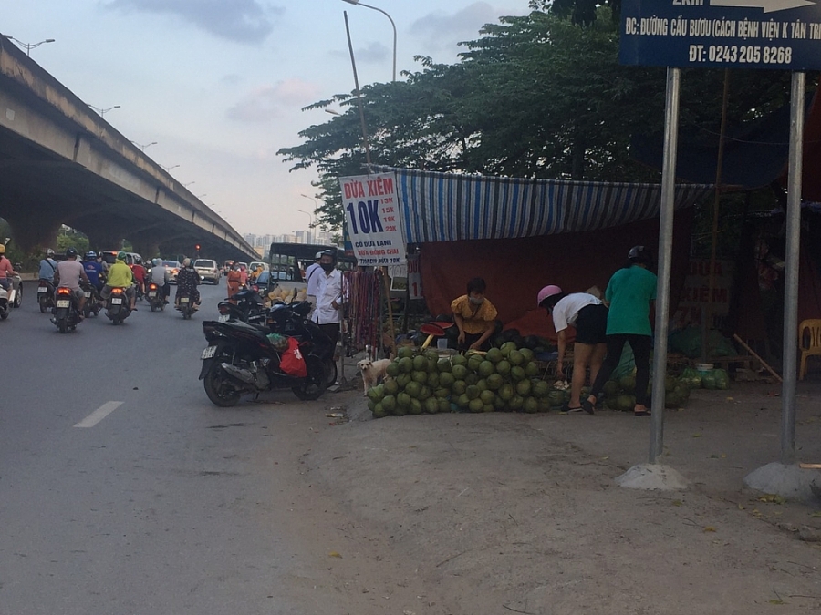 Cơ sở ăn, uống, cửa hàng cắt tóc thực hiện nghiêm Công điện của UBND TP Hà Nội