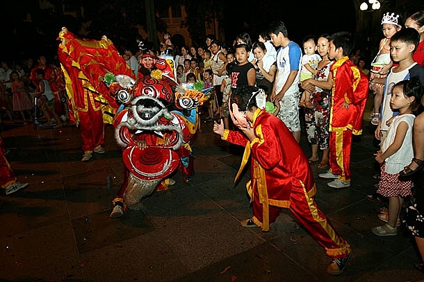 Tết Trung thu Hà Nội nên cho các bé đi chơi ở đâu?