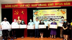 Hà Nội trao 1.000 suất quà đến trẻ em có hoàn cảnh khó khăn vùng dân tộc thiểu số