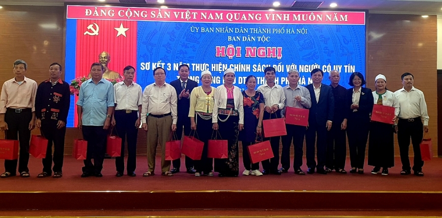 Hà Nội: Sơ kết 3 năm thực hiện chính sách đối với người có uy tín trong đồng bào dân tộc thiểu số