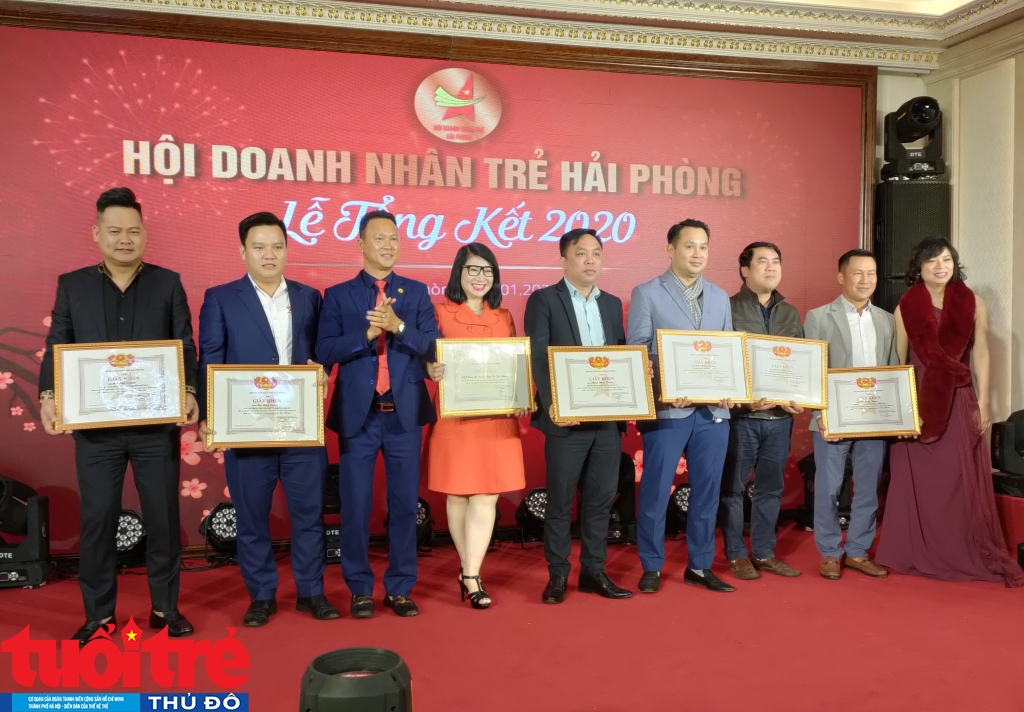 Các DN hội viên được Hội DNT Hải Phòng tặng Giấy khen