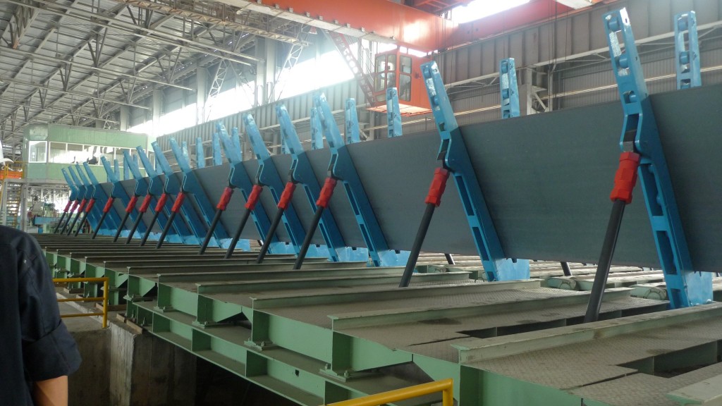Dây chuyền sản xuất thép thanh của Công ty CP Công nghiệp nặng Cửu Long đang được bảo dưỡng, chuẩn bị cho đợt ra sản phẩm vào đầu quý II/2022