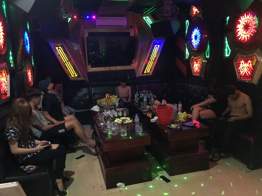 Hải Phòng: “Đột kích” quán Karaoke, phát hiện 22 “dân chơi” sử dụng ma túy